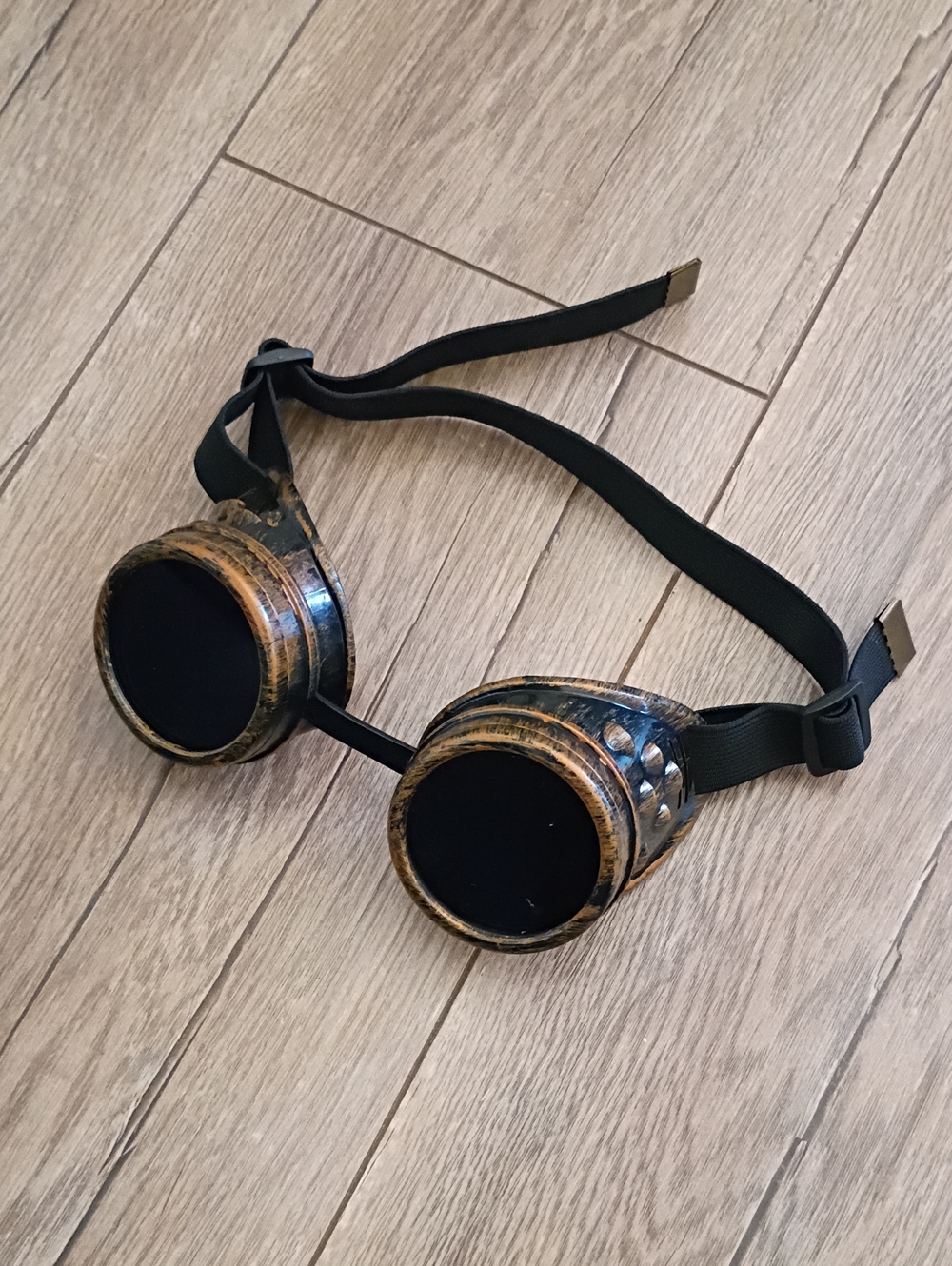 Vintage-Style Black & Brass Steampunk Goggles for Men